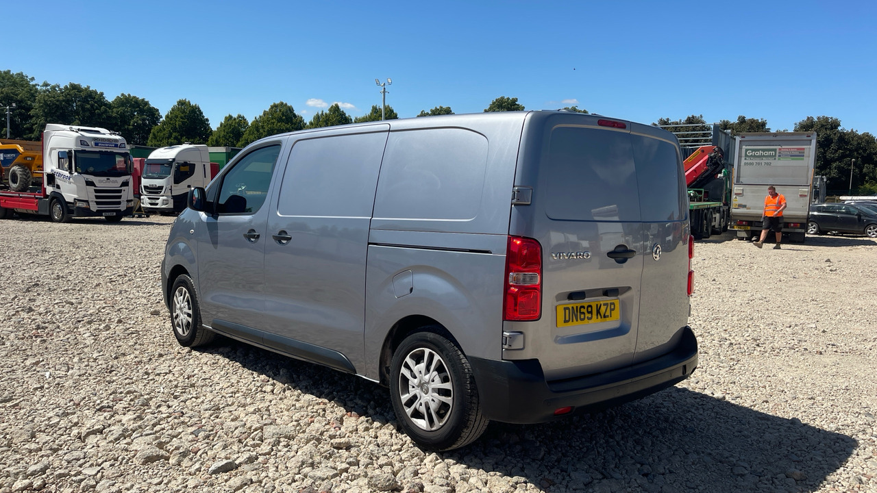 VAUXHALL VIVARO 2700 1.5 100PS - Kleine bestelwagen: afbeelding 3 VAUXHALL VIVARO 2700 1.5 100PS - Kleine bestelwagen: afbeelding 3