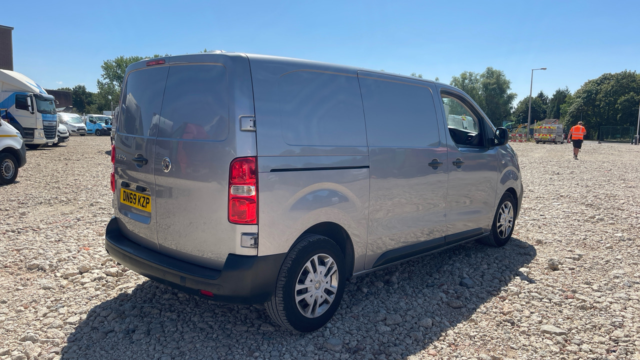 VAUXHALL VIVARO 2700 1.5 100PS - Kleine bestelwagen: afbeelding 4 VAUXHALL VIVARO 2700 1.5 100PS - Kleine bestelwagen: afbeelding 4