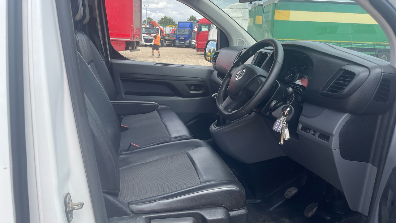 VAUXHALL VIVARO 2900 1.5D 100PS - Kleine bestelwagen: afbeelding 5 VAUXHALL VIVARO 2900 1.5D 100PS - Kleine bestelwagen: afbeelding 5