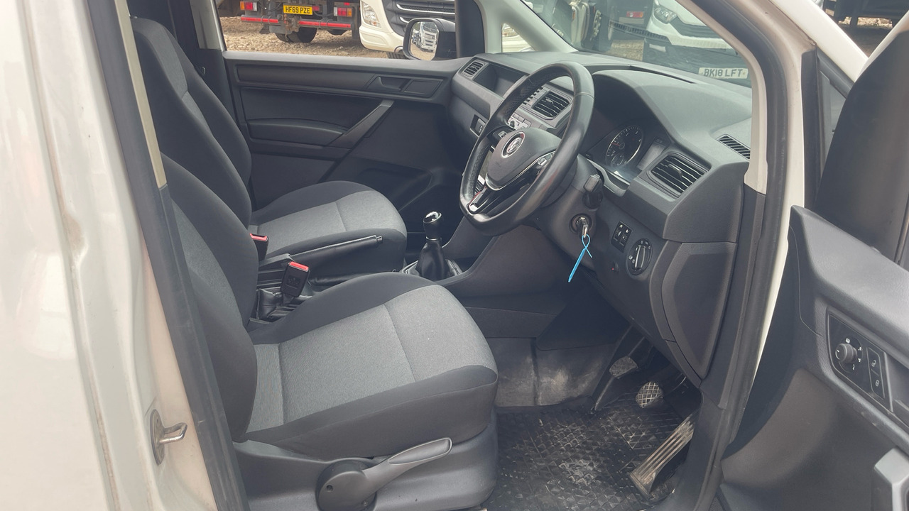 VOLKSWAGEN CADDY 2.0 TDI BLUEMOTION STARTLINE 102PS - Kleine bestelwagen: afbeelding 5 VOLKSWAGEN CADDY 2.0 TDI BLUEMOTION STARTLINE 102PS - Kleine bestelwagen: afbeelding 5