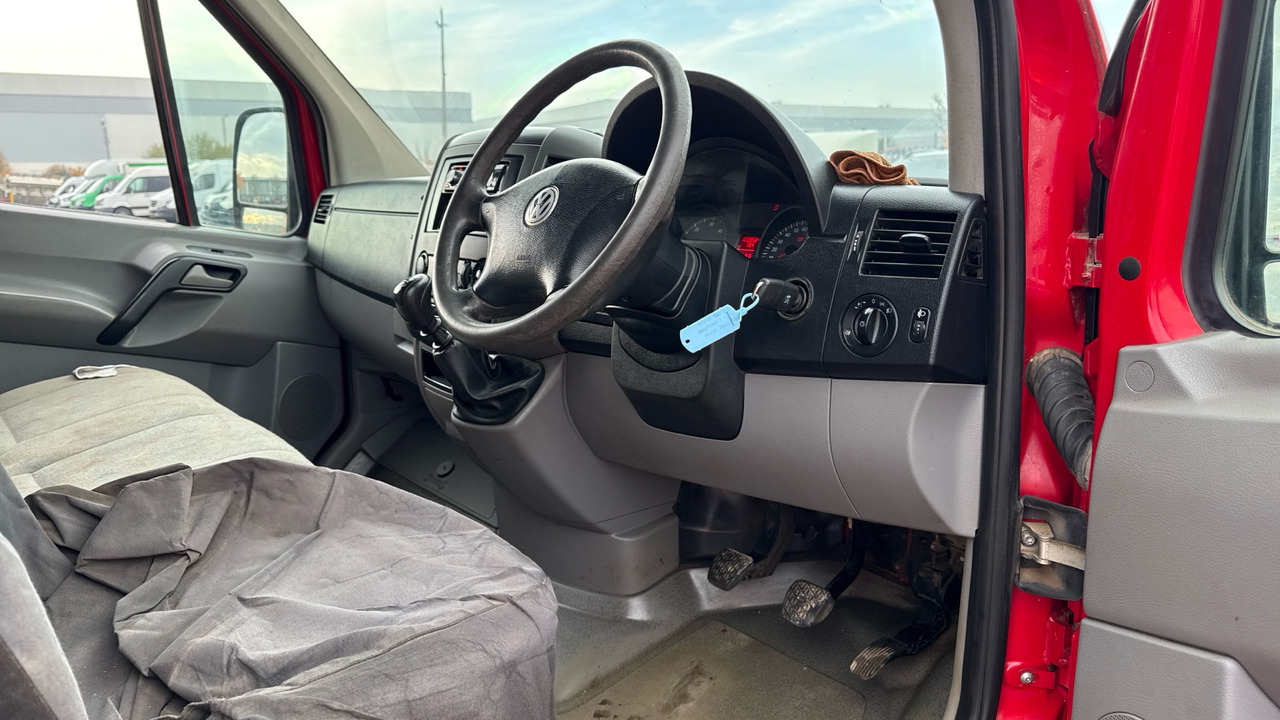VOLKSWAGEN CRAFTER 35 2.5 BlueTDI 109PS - Gesloten bestelwagen: afbeelding 5 VOLKSWAGEN CRAFTER 35 2.5 BlueTDI 109PS - Gesloten bestelwagen: afbeelding 5