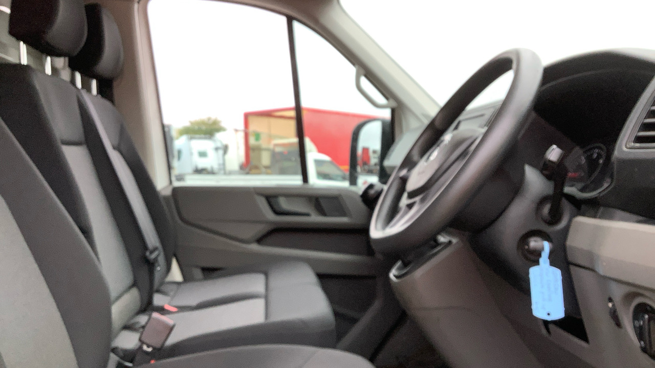 VOLKSWAGEN CRAFTER CR35 2.0 TDI 140PS STARTLINE - Bestelwagen open laadbak: afbeelding 5 VOLKSWAGEN CRAFTER CR35 2.0 TDI 140PS STARTLINE - Bestelwagen open laadbak: afbeelding 5