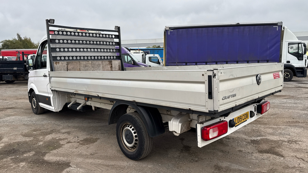 VOLKSWAGEN CRAFTER CR35 2.0 TDI 140PS - Bestelwagen open laadbak: afbeelding 3 VOLKSWAGEN CRAFTER CR35 2.0 TDI 140PS - Bestelwagen open laadbak: afbeelding 3