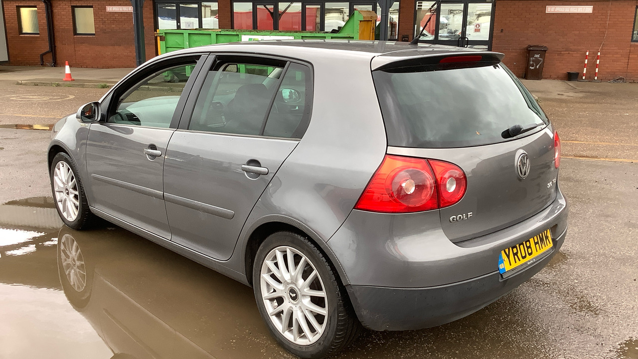 VOLKSWAGEN GOLF GT 2.0 TDI 140PS - Hatchback: afbeelding 3 VOLKSWAGEN GOLF GT 2.0 TDI 140PS - Hatchback: afbeelding 3