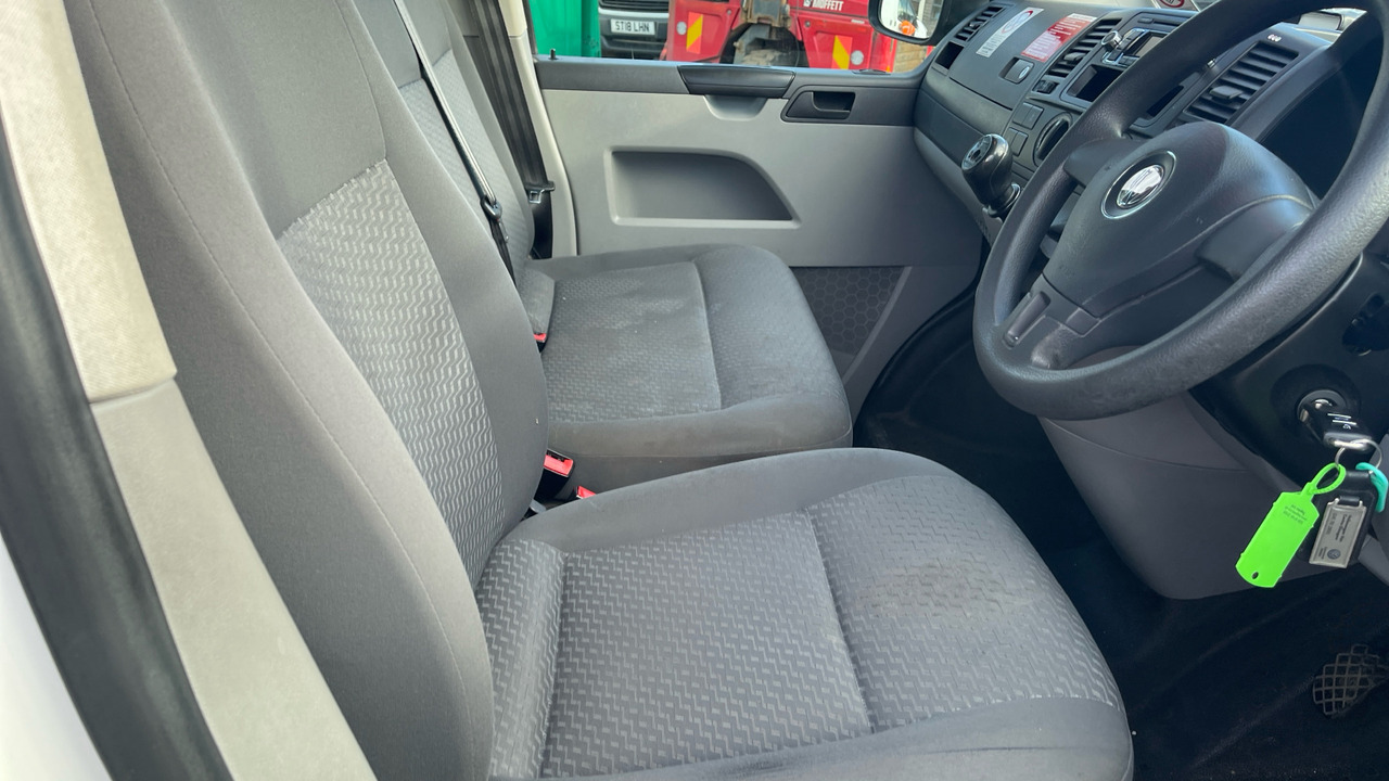 Volkswagen Transporter T30 2.0 TDI 84PS - Minibus, Personenvervoer: afbeelding 5 Volkswagen Transporter T30 2.0 TDI 84PS - Minibus, Personenvervoer: afbeelding 5