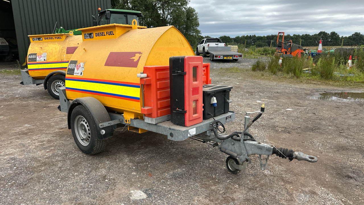 WESTERN FUEL BOWSER 210A - Bouwmaterieel: afbeelding 2 WESTERN FUEL BOWSER 210A - Bouwmaterieel: afbeelding 2