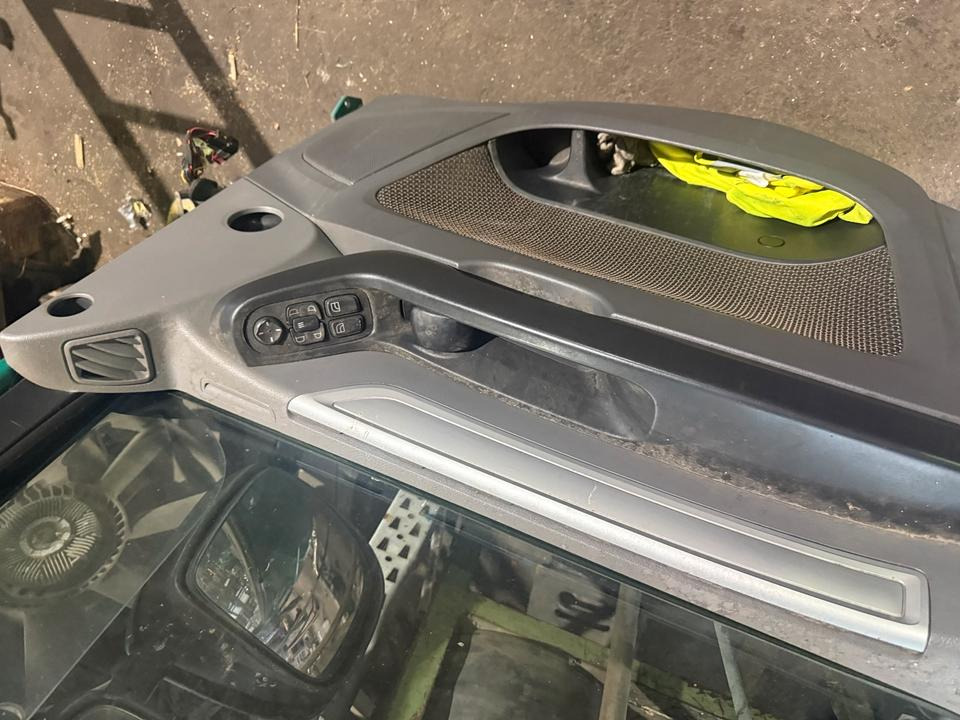 DAF XF 460 EU6 Fahrertür Grün Links Spiegel Innenverkleidung - Deur en onderdelen voor Vrachtwagen: afbeelding 4 DAF XF 460 EU6 Fahrertür Grün Links Spiegel Innenverkleidung - Deur en onderdelen voor Vrachtwagen: afbeelding 4