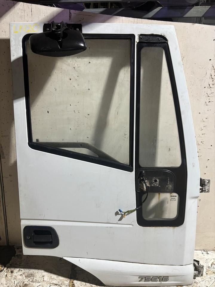 IVECO EURO CARGO Beifahrertür,weiß,Innenverkleidung LN 20 - Deur en onderdelen voor Vrachtwagen: afbeelding 2 IVECO EURO CARGO Beifahrertür,weiß,Innenverkleidung LN 20 - Deur en onderdelen voor Vrachtwagen: afbeelding 2