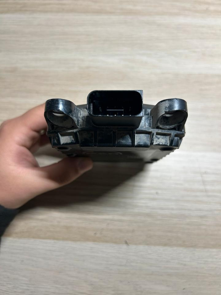 MAN EU6 Radarsensor / Distance Radarsensor 81.27610-0037 - Sensor voor Vrachtwagen: afbeelding 4 MAN EU6 Radarsensor / Distance Radarsensor 81.27610-0037 - Sensor voor Vrachtwagen: afbeelding 4