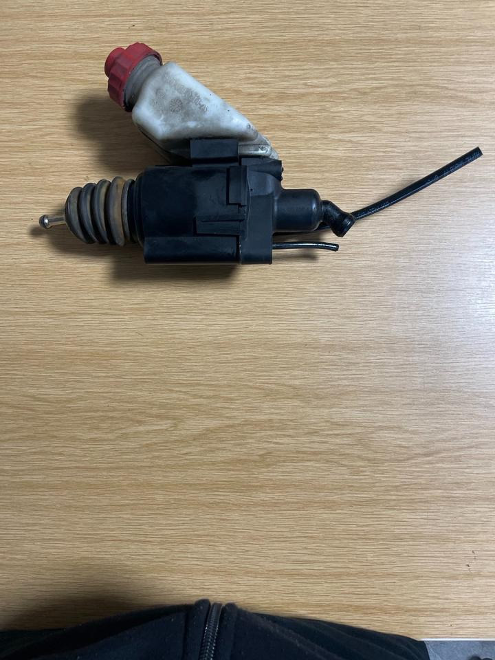 MAN Geberzylinder Kopplung WABCO 81.307006019 - Koppelingscilinder voor Vrachtwagen: afbeelding 1 MAN Geberzylinder Kopplung WABCO 81.307006019 - Koppelingscilinder voor Vrachtwagen: afbeelding 1