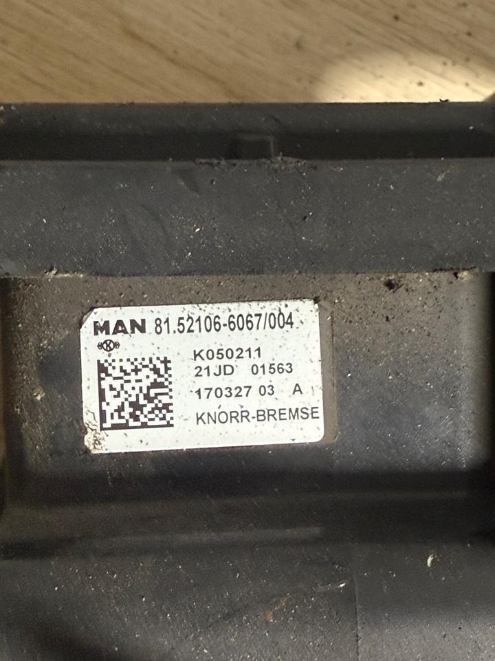 MAN KNORR-BREMSE EBS Ventil K050211 81.52106-6067 - Klep voor Vrachtwagen: afbeelding 5 MAN KNORR-BREMSE EBS Ventil K050211 81.52106-6067 - Klep voor Vrachtwagen: afbeelding 5