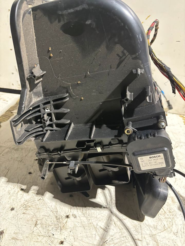 MAN TGA Innenraum Gebläse/Heizung 81.61900.6395 - Ventilator voor Vrachtwagen: afbeelding 4 MAN TGA Innenraum Gebläse/Heizung 81.61900.6395 - Ventilator voor Vrachtwagen: afbeelding 4