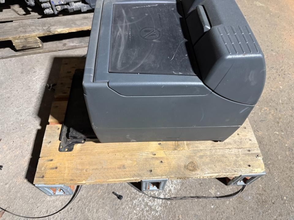 MAN TGA Kühlschrank 81.63910.6016 - Cabine en interieur voor Vrachtwagen: afbeelding 3 MAN TGA Kühlschrank 81.63910.6016 - Cabine en interieur voor Vrachtwagen: afbeelding 3