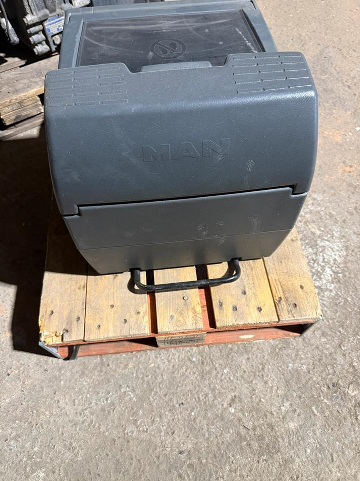 MAN TGA Kühlschrank 81.63910.6016 - Cabine en interieur voor Vrachtwagen: afbeelding 1 MAN TGA Kühlschrank 81.63910.6016 - Cabine en interieur voor Vrachtwagen: afbeelding 1