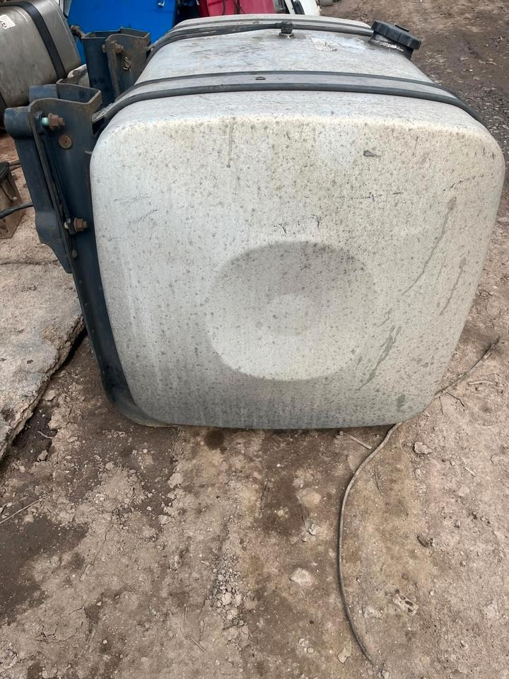 MAN TGX EU6 RN002 Dieseltank Tank Tankbehälter 460L - Brandstoftank voor Vrachtwagen: afbeelding 4 MAN TGX EU6 RN002 Dieseltank Tank Tankbehälter 460L - Brandstoftank voor Vrachtwagen: afbeelding 4