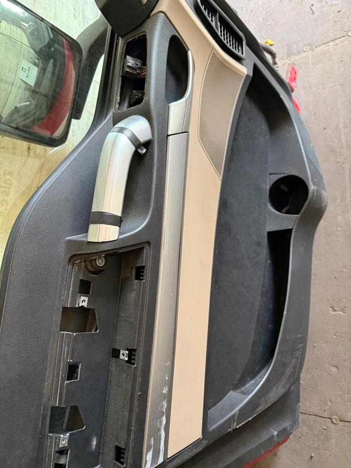 MAN TGX Fahrertür Rot Spiegel Innenverkleidung LN 63 - Deur en onderdelen voor Vrachtwagen: afbeelding 5 MAN TGX Fahrertür Rot Spiegel Innenverkleidung LN 63 - Deur en onderdelen voor Vrachtwagen: afbeelding 5