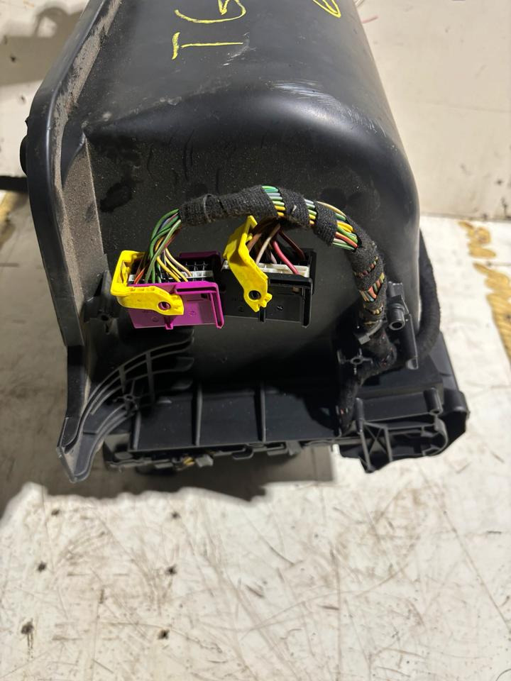 MAN TGX/TGS Innenraum Gebläse/Heizung 81.61900.6400 - Ventilator voor Vrachtwagen: afbeelding 4 MAN TGX/TGS Innenraum Gebläse/Heizung 81.61900.6400 - Ventilator voor Vrachtwagen: afbeelding 4