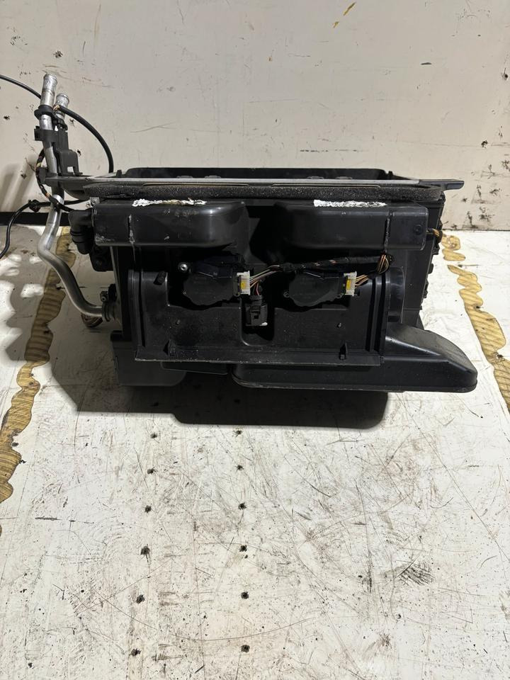 MAN TGX/TGS Innenraum Gehäuse/Heizung 81.61900.6441 - Ventilator voor Vrachtwagen: afbeelding 5 MAN TGX/TGS Innenraum Gehäuse/Heizung 81.61900.6441 - Ventilator voor Vrachtwagen: afbeelding 5