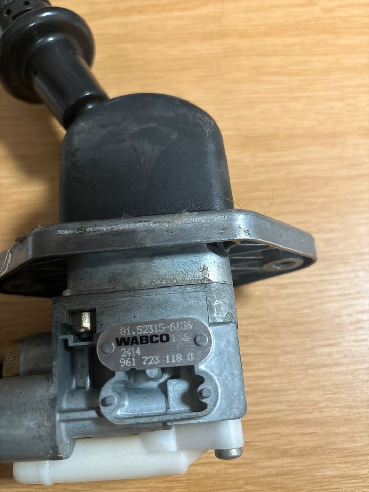 MAN WABCO Handbremsventil / Festellbremse 81.52315-6156 - Versnellingspook voor Vrachtwagen: afbeelding 3 MAN WABCO Handbremsventil / Festellbremse 81.52315-6156 - Versnellingspook voor Vrachtwagen: afbeelding 3