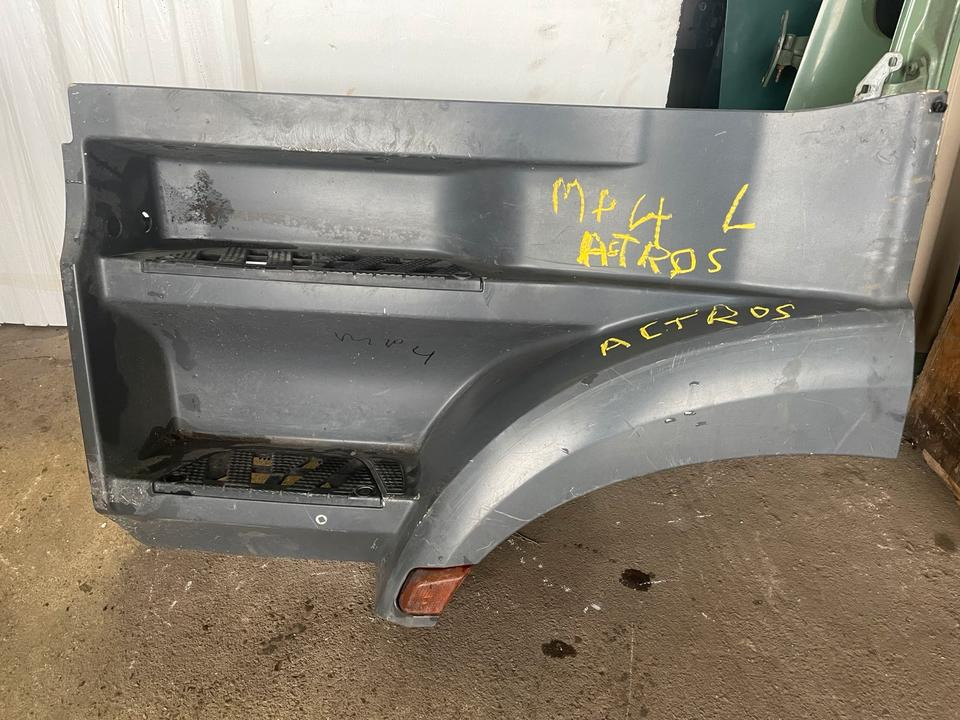 Mercedes ACTROS MP4 Einstieg Links A9616662201 - Treeplank voor Vrachtwagen: afbeelding 1 Mercedes ACTROS MP4 Einstieg Links A9616662201 - Treeplank voor Vrachtwagen: afbeelding 1