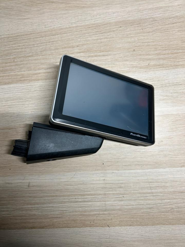 Mercedes Actros MP4 FleetBoard Monitor Display A0008272157 - Tachograph voor Vrachtwagen: afbeelding 2 Mercedes Actros MP4 FleetBoard Monitor Display A0008272157 - Tachograph voor Vrachtwagen: afbeelding 2