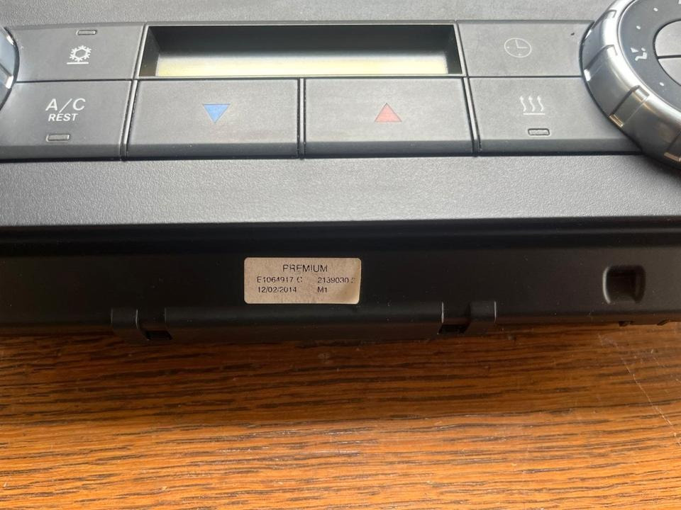 Mercedes Actros MP4 Klimabedienteil Klima Heizung E1064917C - Cabine en interieur voor Vrachtwagen: afbeelding 2 Mercedes Actros MP4 Klimabedienteil Klima Heizung E1064917C - Cabine en interieur voor Vrachtwagen: afbeelding 2