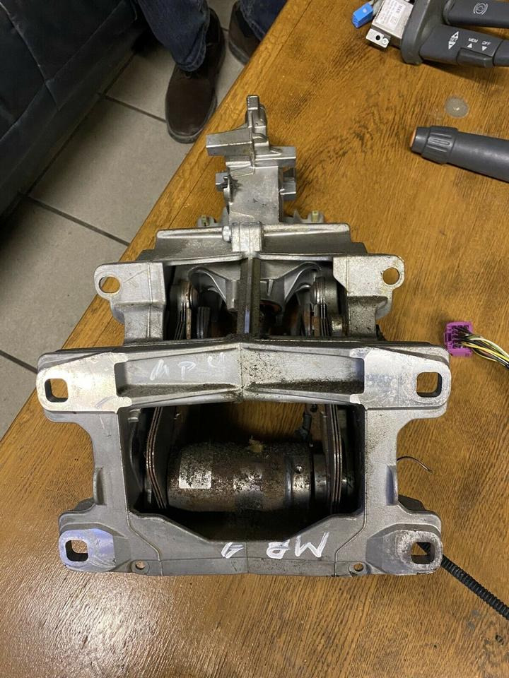 Mercedes Actros MP4 Lenksäule Lenkung - Stuurkolom voor Vrachtwagen: afbeelding 2 Mercedes Actros MP4 Lenksäule Lenkung - Stuurkolom voor Vrachtwagen: afbeelding 2