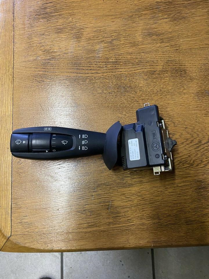 Mercedes Actros MP4 Lenkstockhalter Blinkerhebel Schalter - Cabine en interieur voor Vrachtwagen: afbeelding 1 Mercedes Actros MP4 Lenkstockhalter Blinkerhebel Schalter - Cabine en interieur voor Vrachtwagen: afbeelding 1