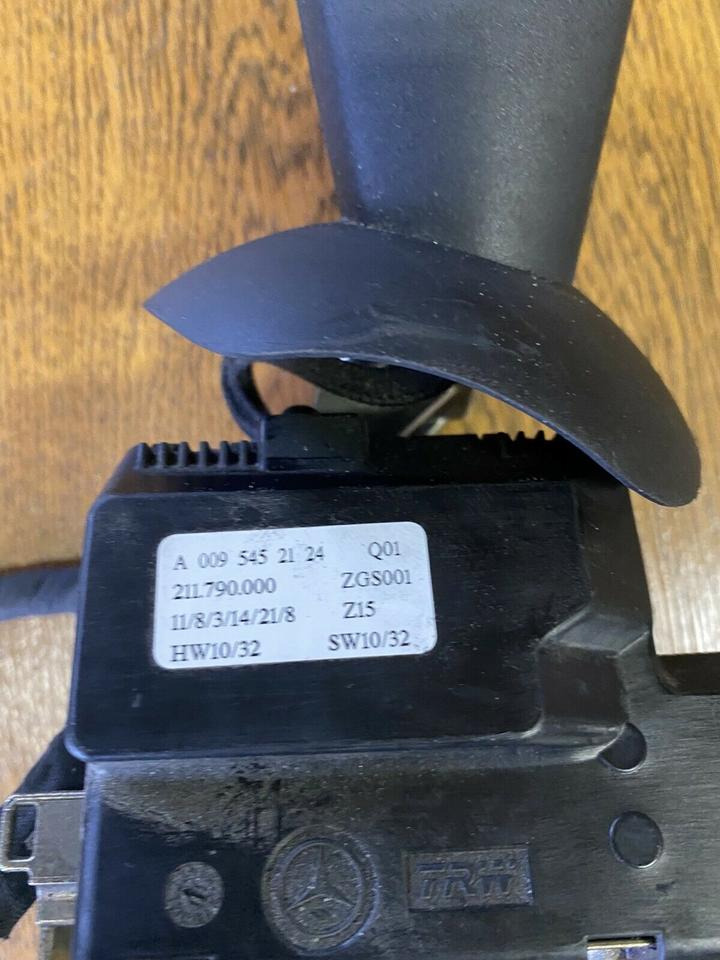 Mercedes Actros MP4 Lenkstockhalter, Schalter Schalthebel - Cabine en interieur voor Vrachtwagen: afbeelding 5 Mercedes Actros MP4 Lenkstockhalter, Schalter Schalthebel - Cabine en interieur voor Vrachtwagen: afbeelding 5