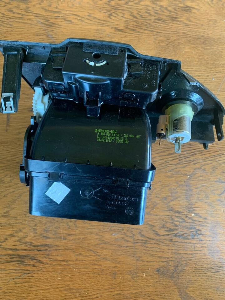 Mercedes Actros MP4 Luftdüse A 960 830 04 54 - Cabine en interieur voor Vrachtwagen: afbeelding 3 Mercedes Actros MP4 Luftdüse A 960 830 04 54 - Cabine en interieur voor Vrachtwagen: afbeelding 3