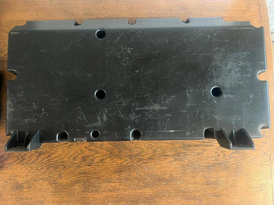 Mercedes Actros MP4 Subwoofer Soundsystem Bass A0018206202 - Instrumentenpaneel voor Vrachtwagen: afbeelding 5 Mercedes Actros MP4 Subwoofer Soundsystem Bass A0018206202 - Instrumentenpaneel voor Vrachtwagen: afbeelding 5