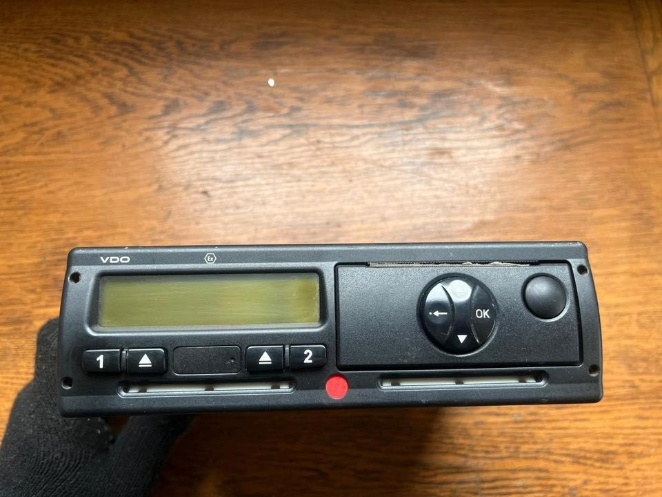 Mercedes Actros MP4 Tachograph A0024463633 - Tachograph voor Vrachtwagen: afbeelding 1 Mercedes Actros MP4 Tachograph A0024463633 - Tachograph voor Vrachtwagen: afbeelding 1