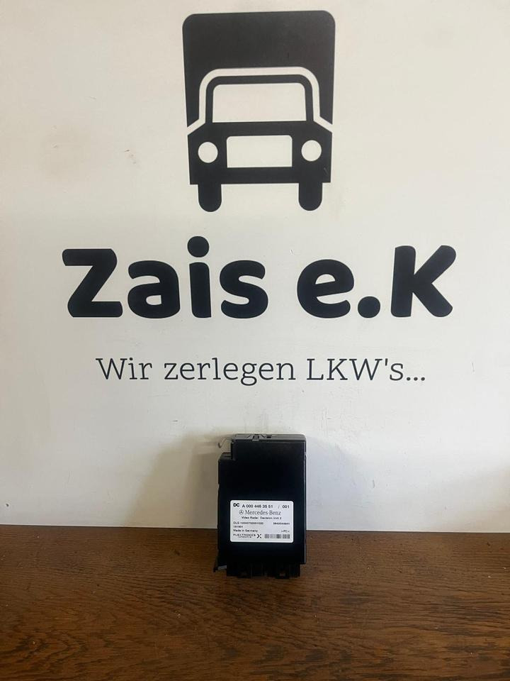 Mercedes Actros MP4 Video Radar Steuergerät A0004463551 - ECU voor Vrachtwagen: afbeelding 1 Mercedes Actros MP4 Video Radar Steuergerät A0004463551 - ECU voor Vrachtwagen: afbeelding 1