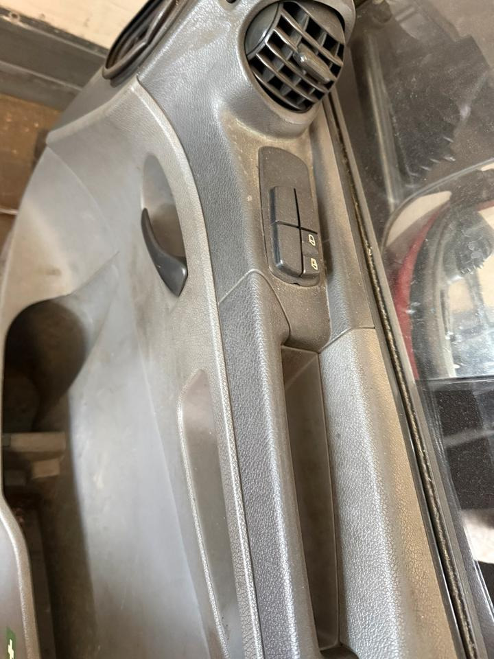 Mercedes Atego 2 Beifahrertür Rot Spiegel Innenverkleidung LN 77 - Deur en onderdelen voor Vrachtwagen: afbeelding 5 Mercedes Atego 2 Beifahrertür Rot Spiegel Innenverkleidung LN 77 - Deur en onderdelen voor Vrachtwagen: afbeelding 5