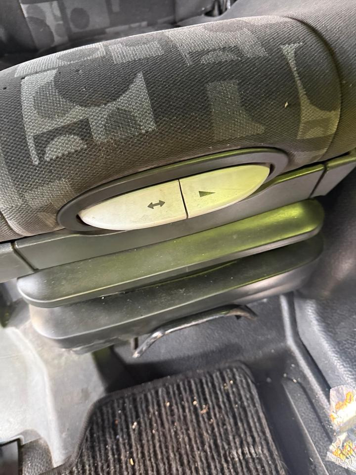 Mercedes Atego 3 Beifahrersitz mit Luft - Zitplaats voor Vrachtwagen: afbeelding 5 Mercedes Atego 3 Beifahrersitz mit Luft - Zitplaats voor Vrachtwagen: afbeelding 5