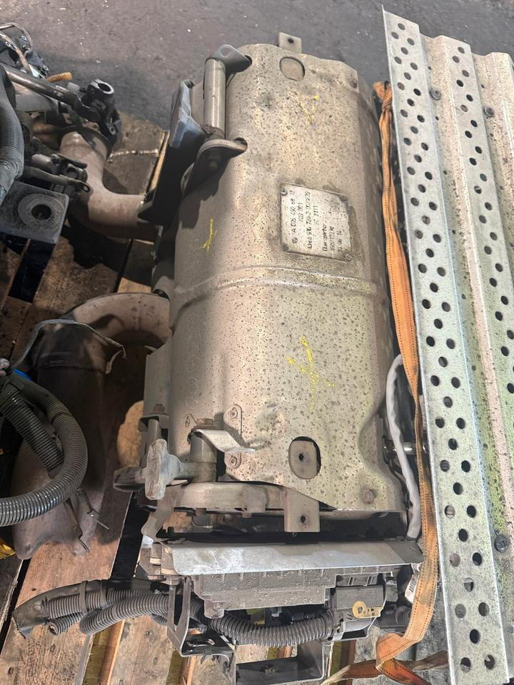 Mercedes Atego 4 EU6 Auspuff Katalysator A0054906812 - Katalysator voor Vrachtwagen: afbeelding 2 Mercedes Atego 4 EU6 Auspuff Katalysator A0054906812 - Katalysator voor Vrachtwagen: afbeelding 2