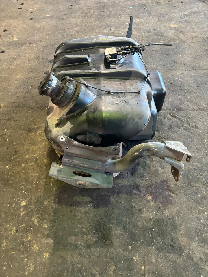 Mercedes Atego 4 EU6 Dieseltank Tank Tankbehälter 200L - Brandstoftank voor Vrachtwagen: afbeelding 2 Mercedes Atego 4 EU6 Dieseltank Tank Tankbehälter 200L - Brandstoftank voor Vrachtwagen: afbeelding 2