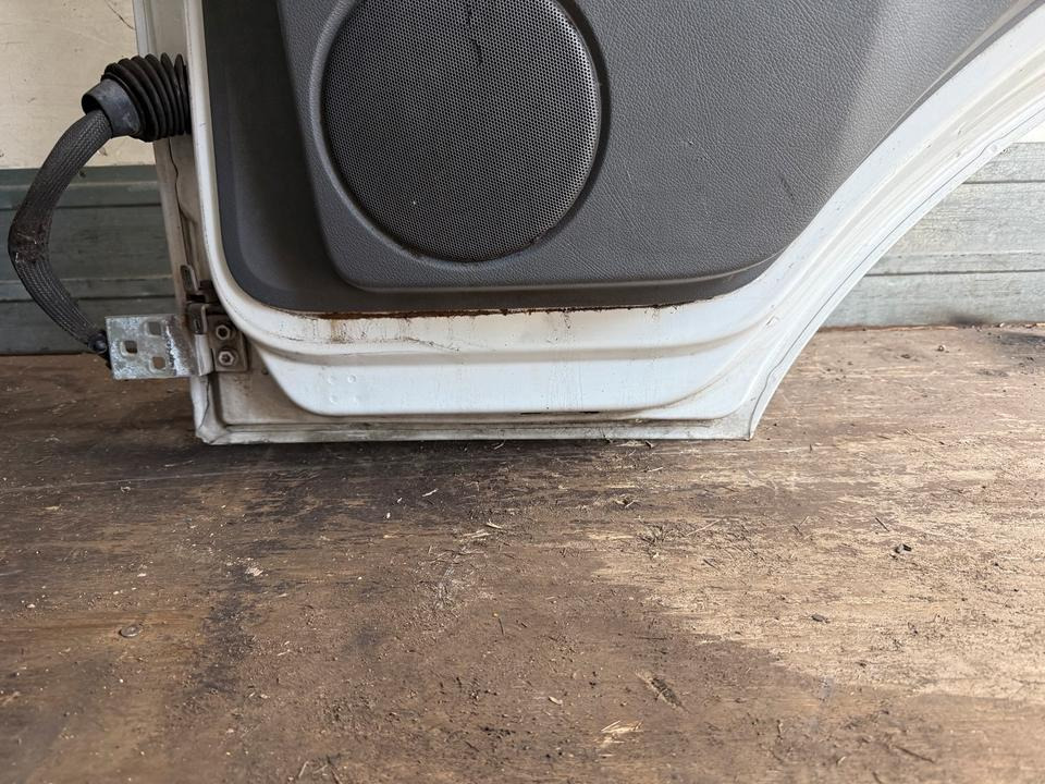 Mercedes Atego Beifahrertür weiß Spiegel Innenverkleidung - Deur en onderdelen voor Vrachtwagen: afbeelding 5 Mercedes Atego Beifahrertür weiß Spiegel Innenverkleidung - Deur en onderdelen voor Vrachtwagen: afbeelding 5