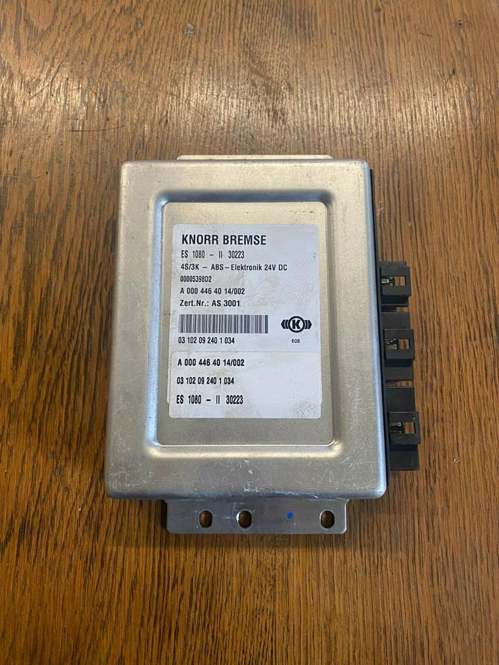 Mercedes Atego Knorr-Bremse ABS Steuergerät A 000 446 40 14 - ECU voor Vrachtwagen: afbeelding 1 Mercedes Atego Knorr-Bremse ABS Steuergerät A 000 446 40 14 - ECU voor Vrachtwagen: afbeelding 1