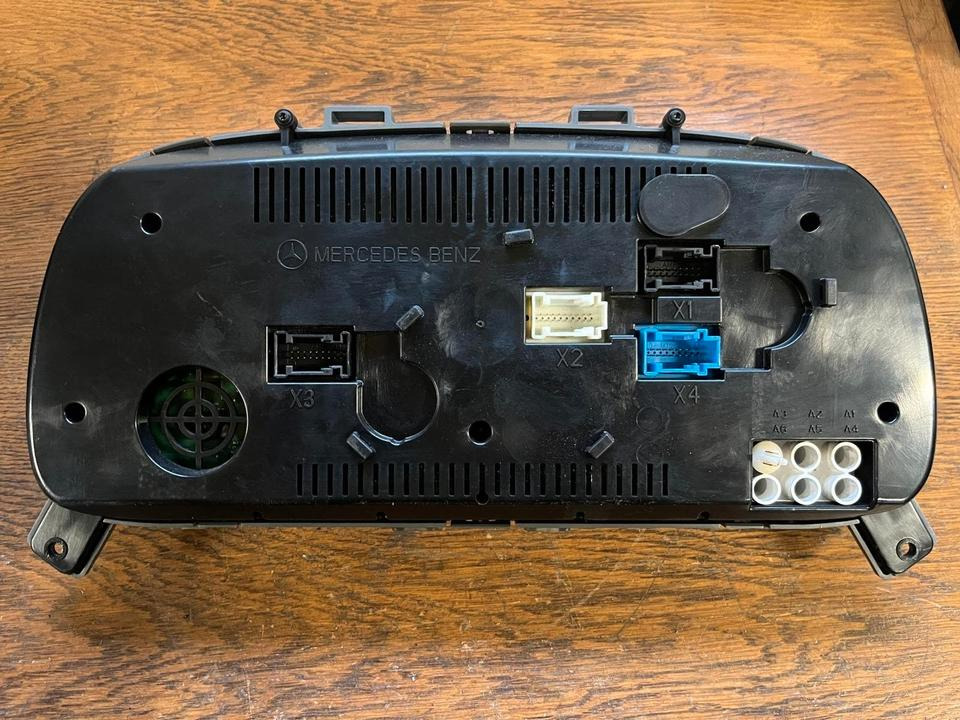 Mercedes Atego Kombiinstrument / Tacho A0034462221 - Instrumentenpaneel voor Vrachtwagen: afbeelding 5 Mercedes Atego Kombiinstrument / Tacho A0034462221 - Instrumentenpaneel voor Vrachtwagen: afbeelding 5