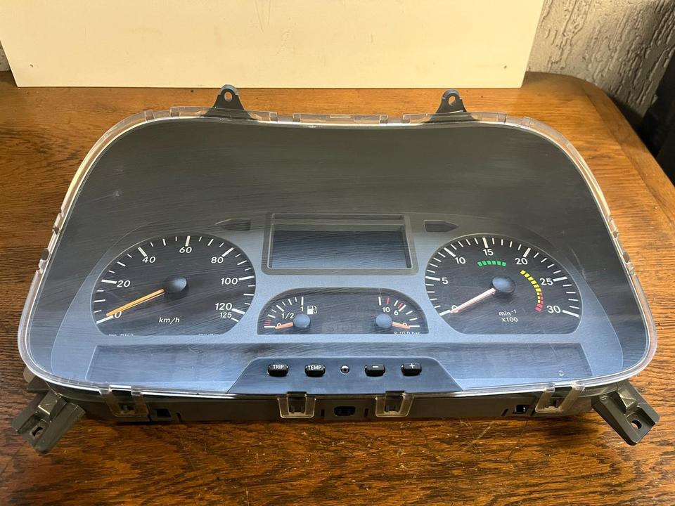 Mercedes Atego Kombiinstrument / Tacho A0034462221 - Instrumentenpaneel voor Vrachtwagen: afbeelding 2 Mercedes Atego Kombiinstrument / Tacho A0034462221 - Instrumentenpaneel voor Vrachtwagen: afbeelding 2