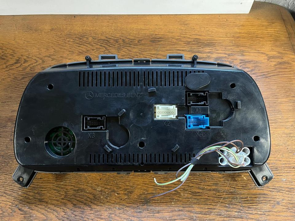 Mercedes Atego Kombiinstrument / Tacho A0044463421 - Instrumentenpaneel voor Vrachtwagen: afbeelding 5 Mercedes Atego Kombiinstrument / Tacho A0044463421 - Instrumentenpaneel voor Vrachtwagen: afbeelding 5