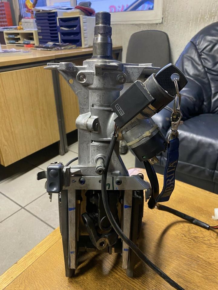 Mercedes Atego Lenksäule Lenkung mit Zündschloss & Schlüssel - Stuurkolom voor Vrachtwagen: afbeelding 5 Mercedes Atego Lenksäule Lenkung mit Zündschloss & Schlüssel - Stuurkolom voor Vrachtwagen: afbeelding 5