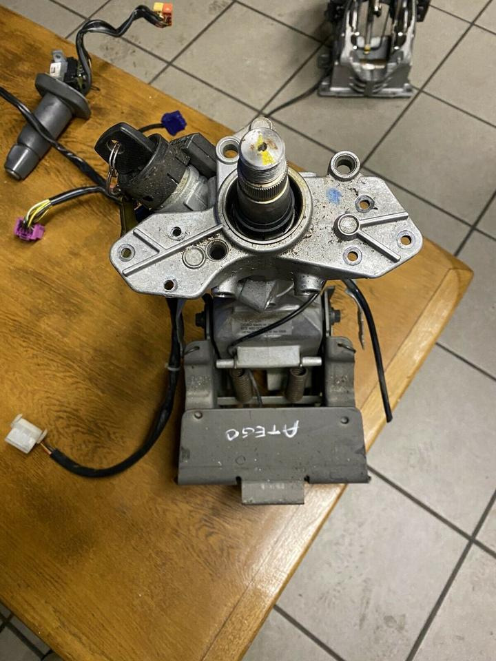 Mercedes Atego Lenksäule Lenkung mit Zündschloss & Schlüssel - Stuurkolom voor Vrachtwagen: afbeelding 1 Mercedes Atego Lenksäule Lenkung mit Zündschloss & Schlüssel - Stuurkolom voor Vrachtwagen: afbeelding 1