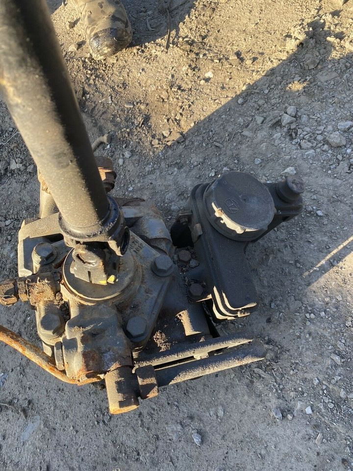 Mercedes Atego Lenkung Lenkgetriebe LS4 A 970 461 06 11 - Stuurinrichting voor Vrachtwagen: afbeelding 4 Mercedes Atego Lenkung Lenkgetriebe LS4 A 970 461 06 11 - Stuurinrichting voor Vrachtwagen: afbeelding 4