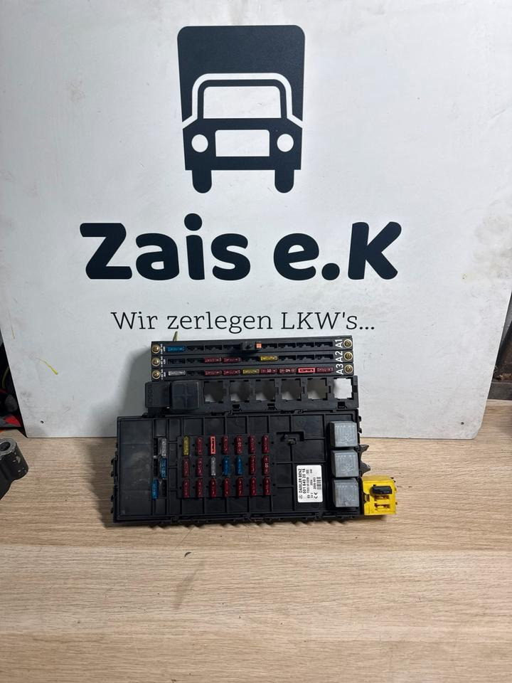 Mercedes Atego Sicherungskasten A0015432015 - Elektrisch systeem voor Vrachtwagen: afbeelding 1 Mercedes Atego Sicherungskasten A0015432015 - Elektrisch systeem voor Vrachtwagen: afbeelding 1