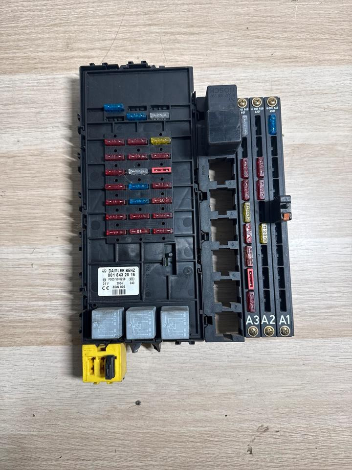 Mercedes Atego Sicherungskasten A0015432015 - Elektrisch systeem voor Vrachtwagen: afbeelding 2 Mercedes Atego Sicherungskasten A0015432015 - Elektrisch systeem voor Vrachtwagen: afbeelding 2