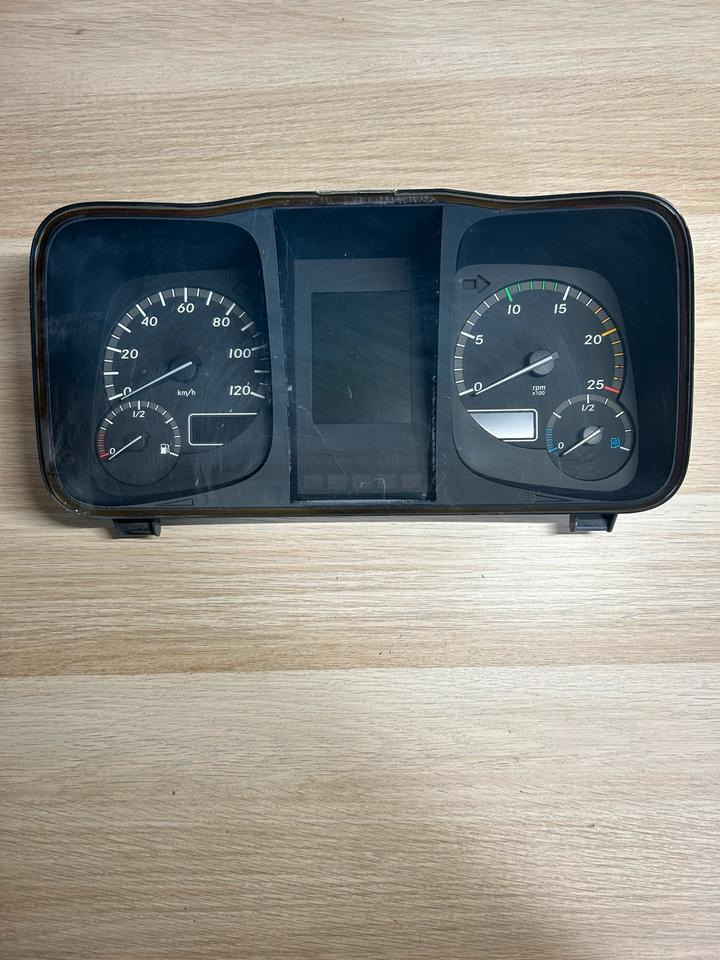 Mercedes Benz Actros MP4 Kombiinstrument/ Tacho A9614461221 - Instrumentenpaneel voor Vrachtwagen: afbeelding 2 Mercedes Benz Actros MP4 Kombiinstrument/ Tacho A9614461221 - Instrumentenpaneel voor Vrachtwagen: afbeelding 2