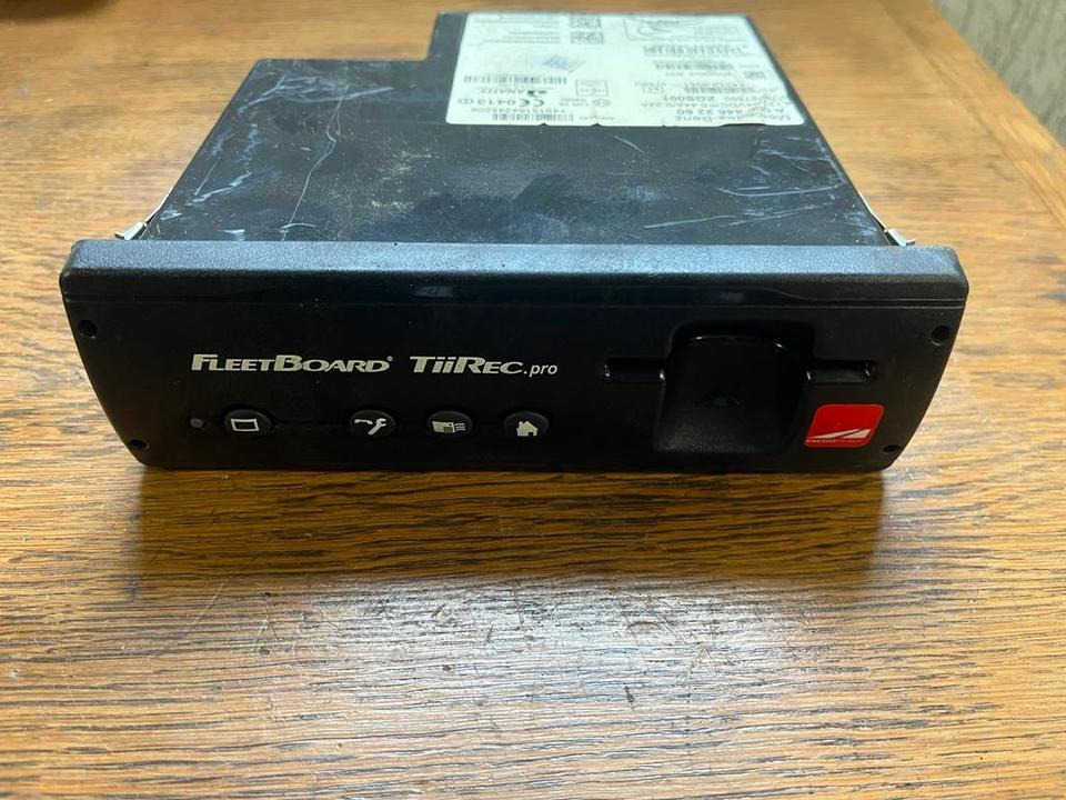 Mercedes-Benz Actros MP4 Tachograph FLEETBOARD A0004462260 - Tachograph voor Vrachtwagen: afbeelding 1 Mercedes-Benz Actros MP4 Tachograph FLEETBOARD A0004462260 - Tachograph voor Vrachtwagen: afbeelding 1