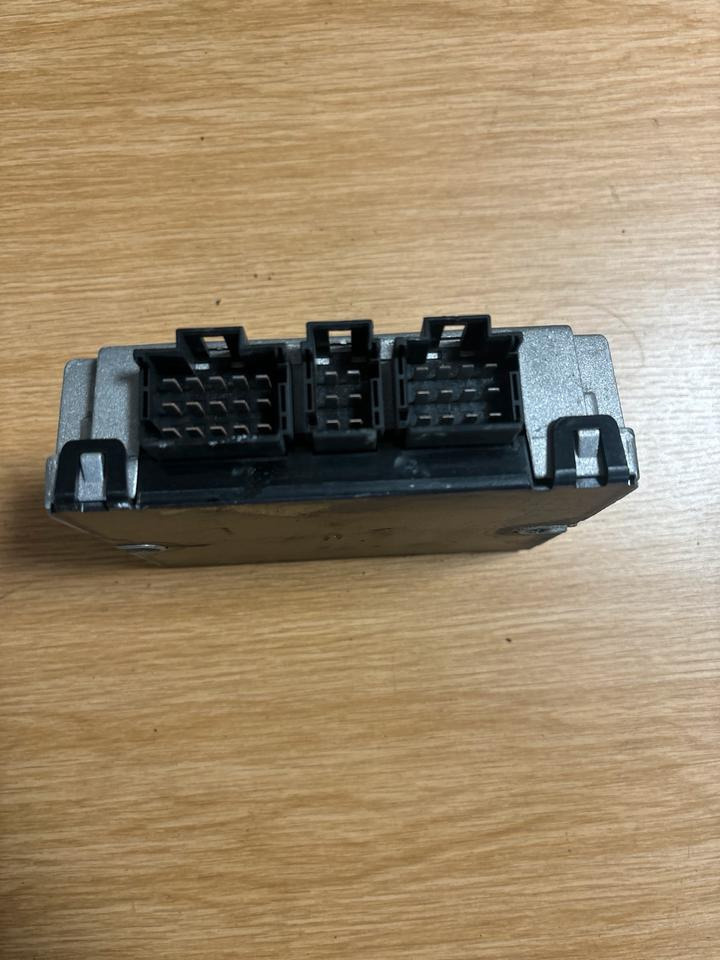 Renault FCU H 24V Beleuchtungssteuergerät 7420753000 - ECU voor Vrachtwagen: afbeelding 3 Renault FCU H 24V Beleuchtungssteuergerät 7420753000 - ECU voor Vrachtwagen: afbeelding 3